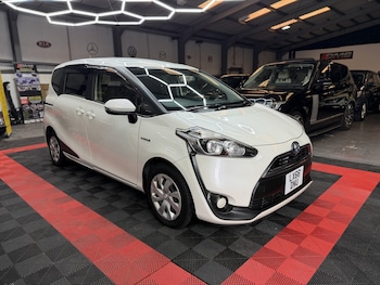 Used Toyota Sienta 2022 for sale - 77694232: Photo