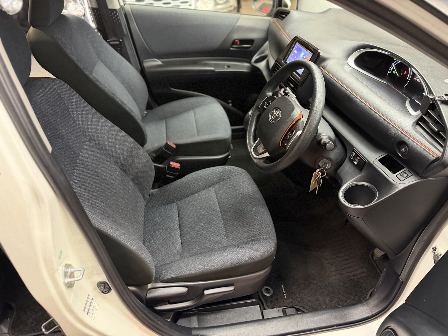 Used Toyota Sienta 2022 for sale - 77694232: Photo 28