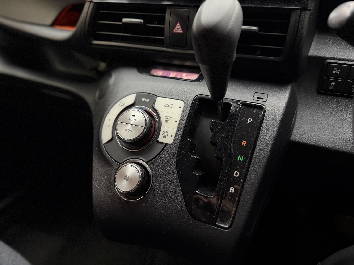 Used Toyota Sienta 2022 for sale - 77694232: Photo 32