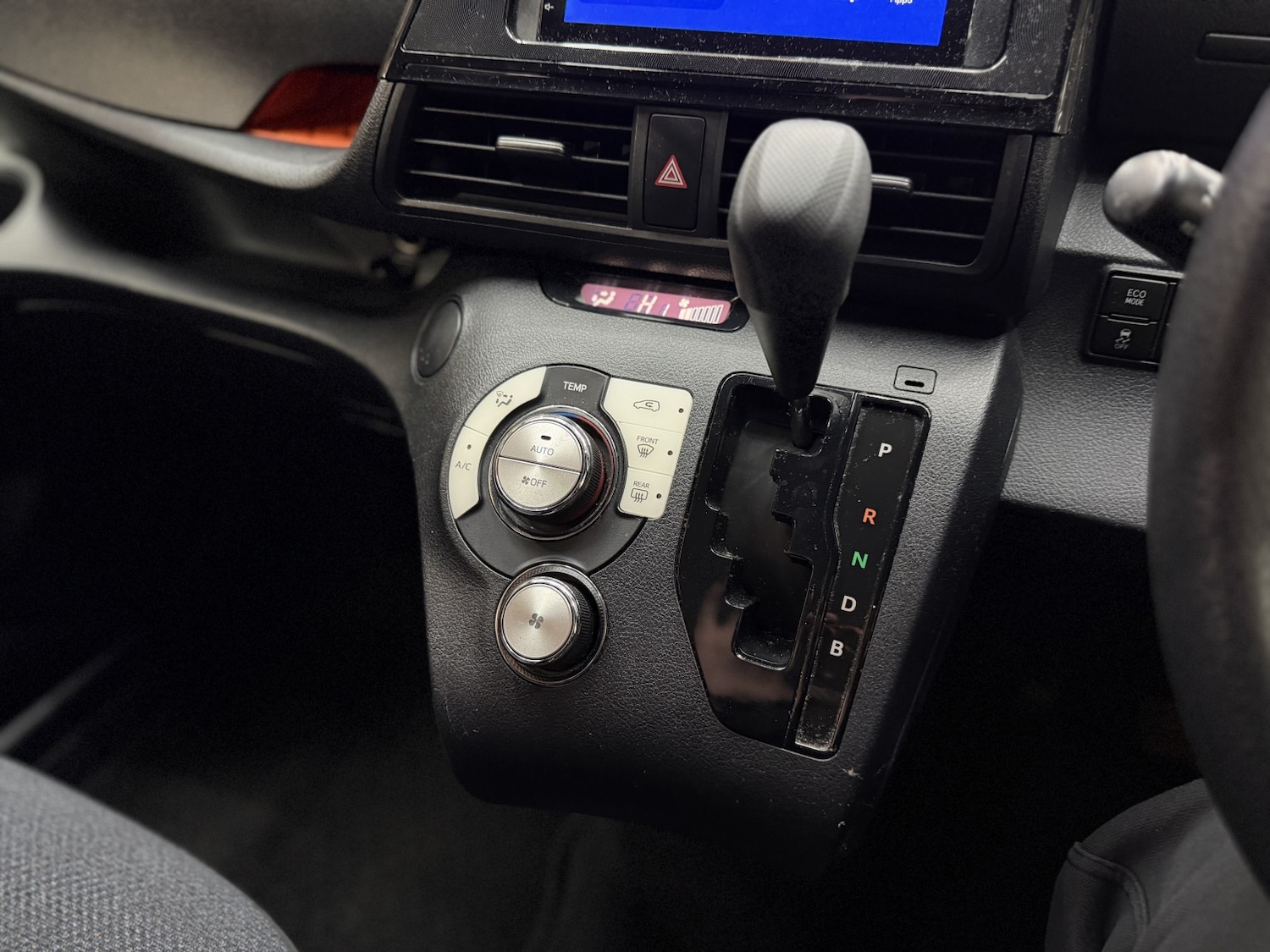 Used Toyota Sienta 2022 for sale - 77694232: Photo 33