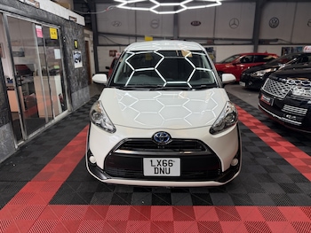Used Toyota Sienta 2022 for sale - 77694232: Photo