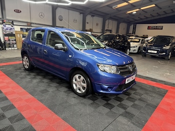 Used Dacia Sandero 2013 for sale - 77681847: Photo