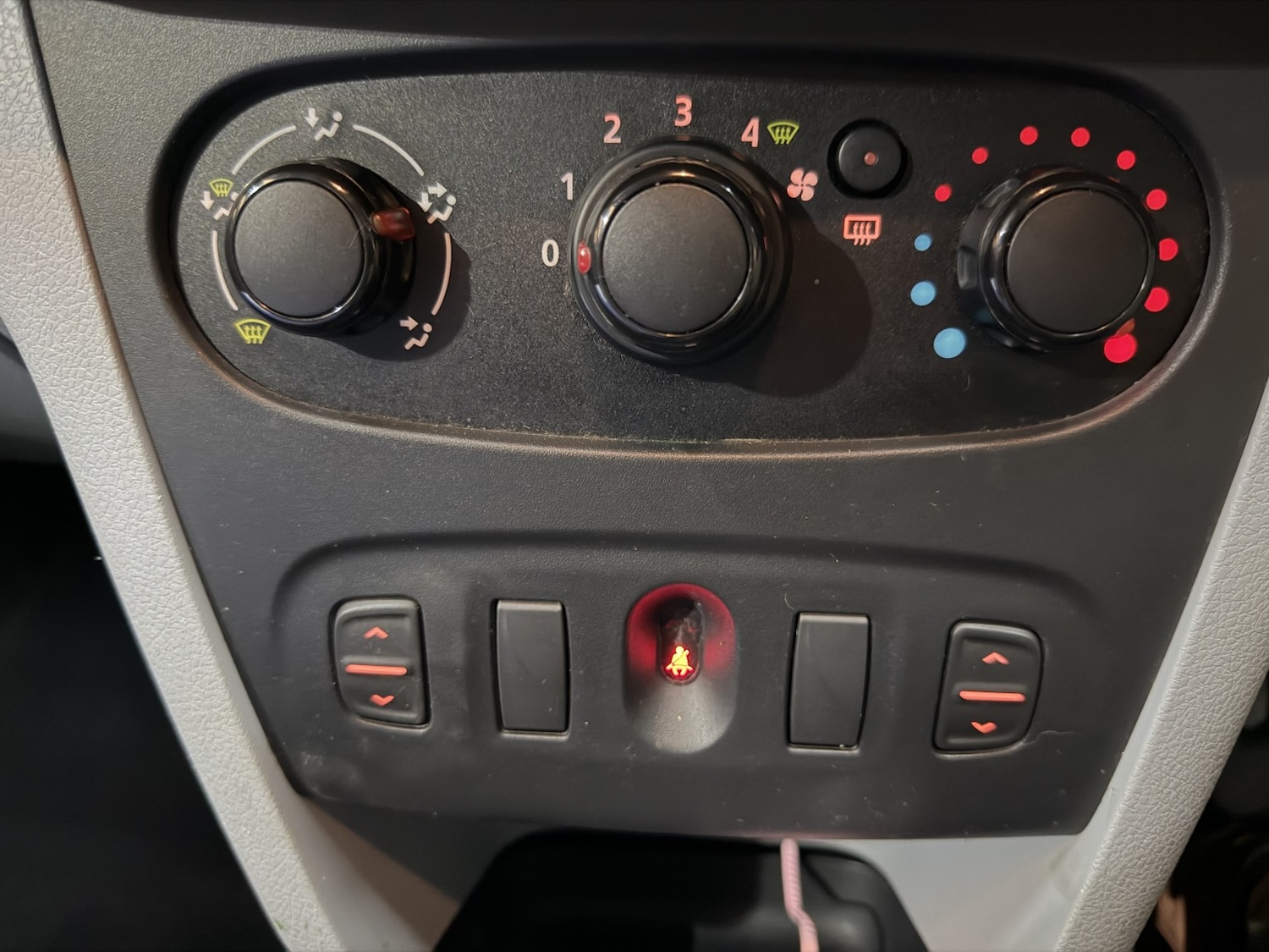 Used Dacia Sandero 2013 for sale - 77681847: Photo 35