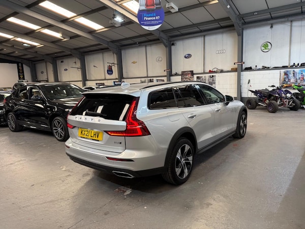 Used Volvo V60 Cross Country 2021 for sale - 74608385: Photo 30