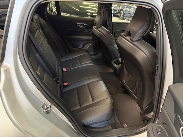 Used Volvo V60 Cross Country 2021 for sale - 74608385: Photo 31