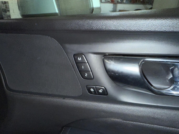 Used Volvo V60 Cross Country 2021 for sale - 74608385: Photo 42