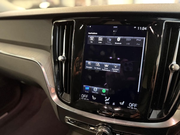 Used Volvo V60 Cross Country 2021 for sale - 74608385: Photo 52