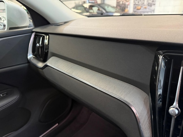 Used Volvo V60 Cross Country 2021 for sale - 74608385: Photo 56