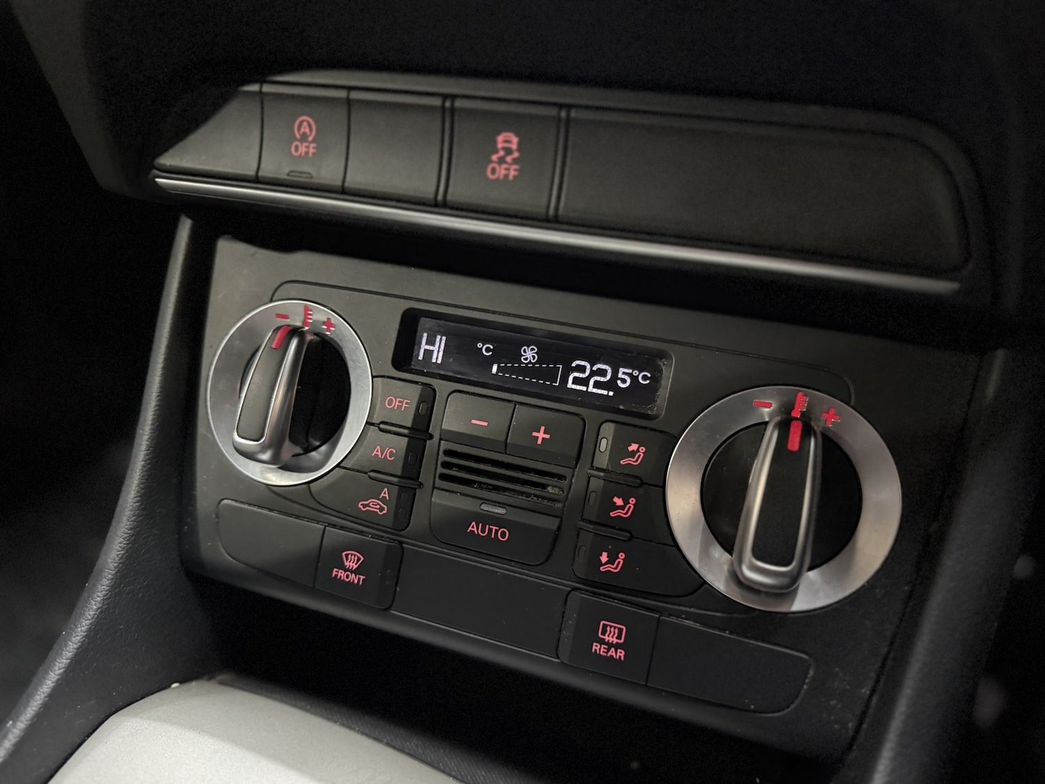 Used Audi Q3 2015 for sale - 77781699: Photo 33