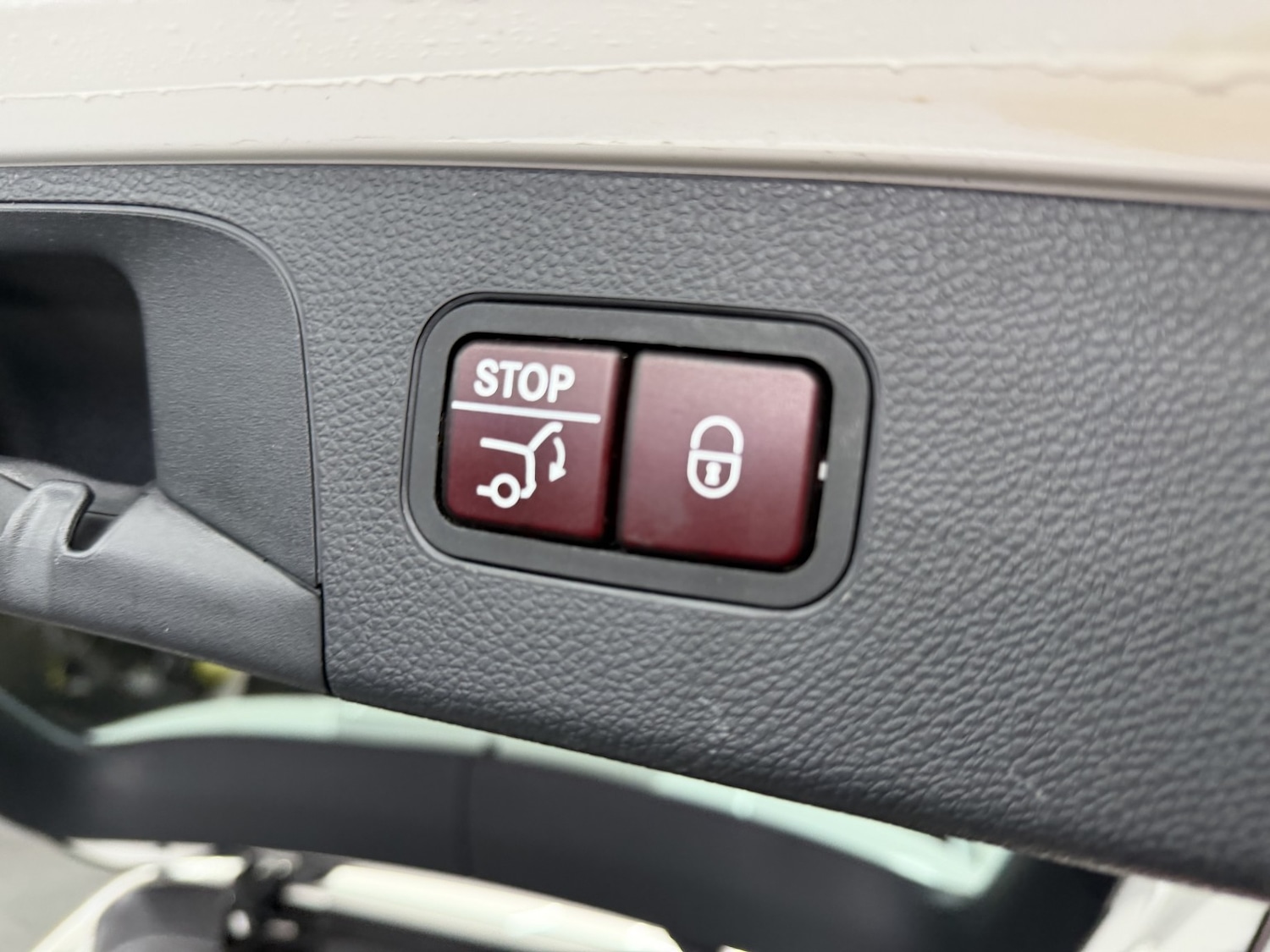 Used Mercedes-Benz GLC 2018 for sale - 76670790: Photo 23