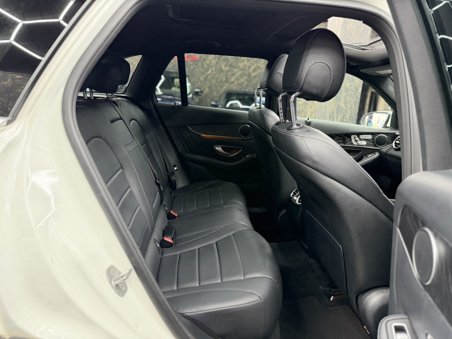 Used Mercedes-Benz GLC 2018 for sale - 76670790: Photo 27