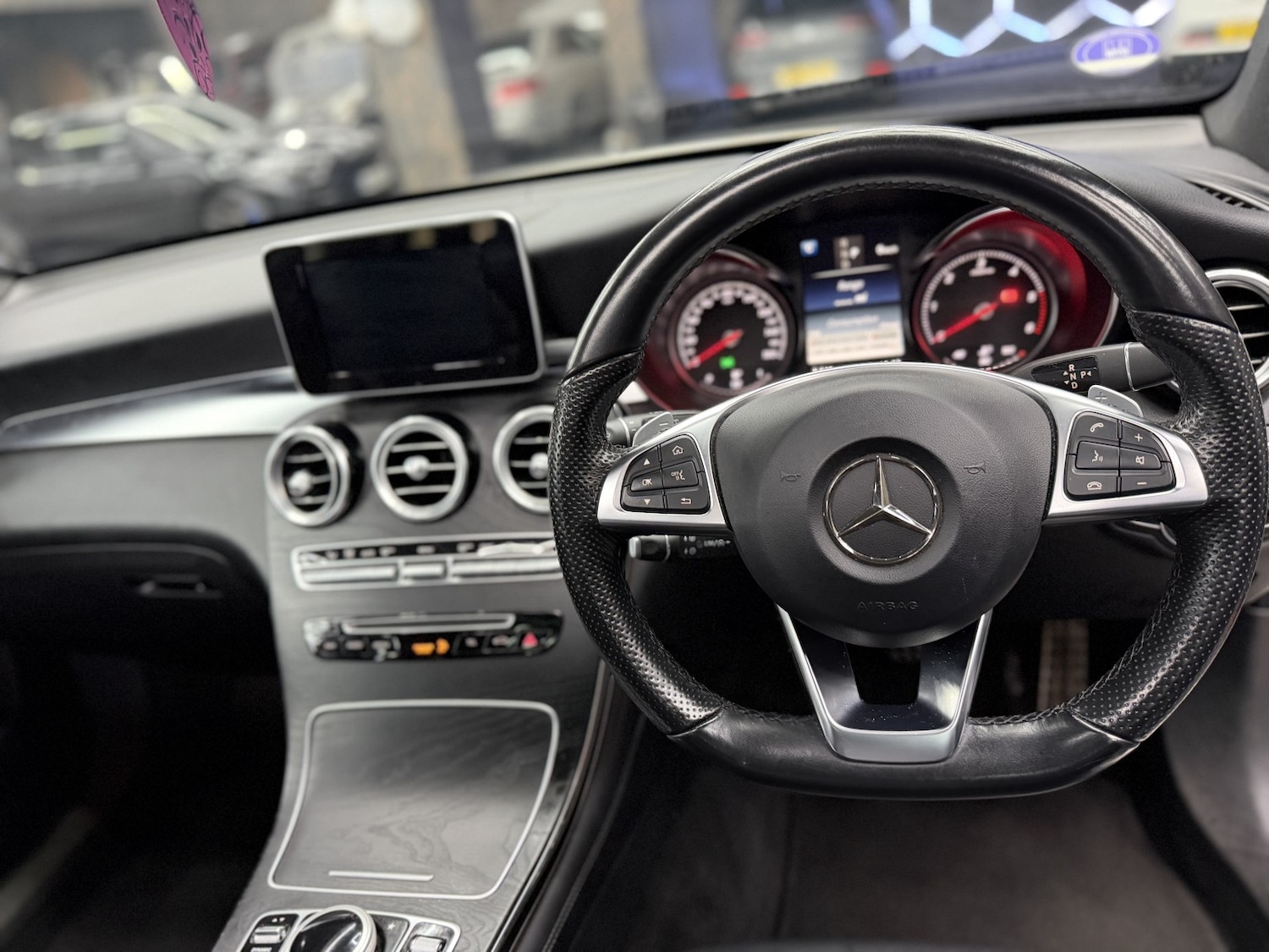 Used Mercedes-Benz GLC 2018 for sale - 76670790: Photo 31