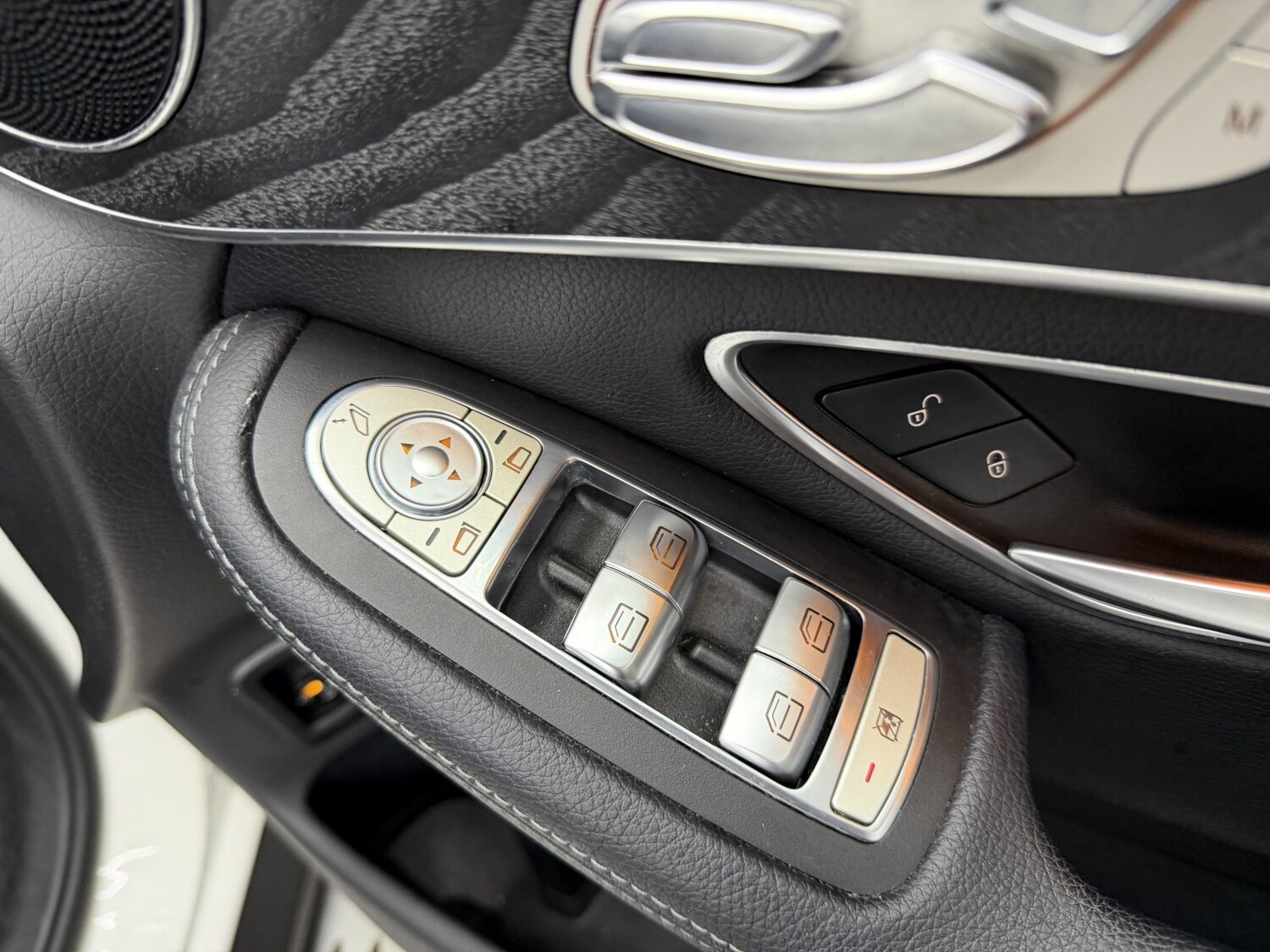 Used Mercedes-Benz GLC 2018 for sale - 76670790: Photo 32