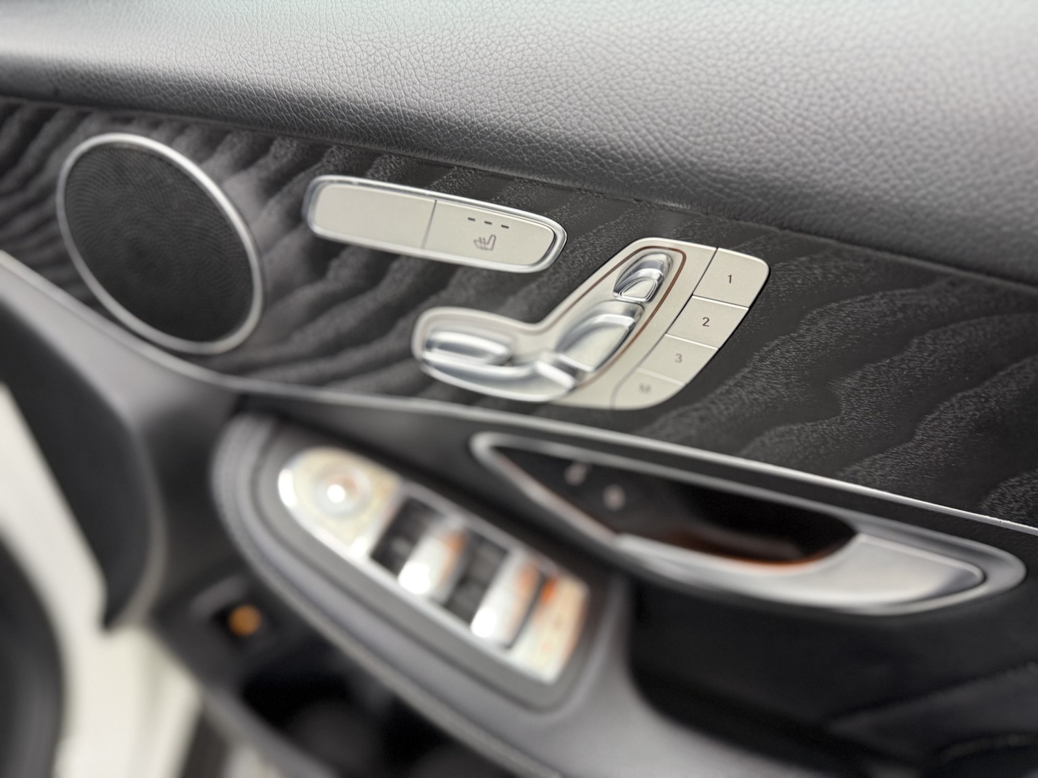 Used Mercedes-Benz GLC 2018 for sale - 76670790: Photo 33