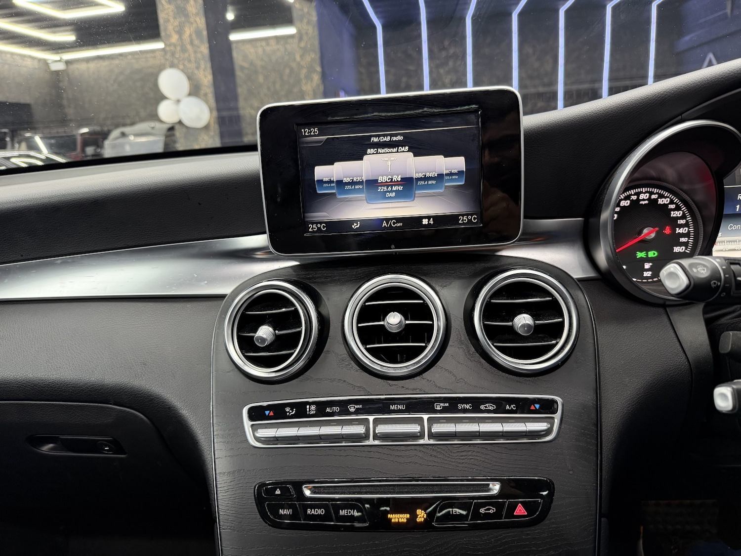 Used Mercedes-Benz GLC 2018 for sale - 76670790: Photo 42