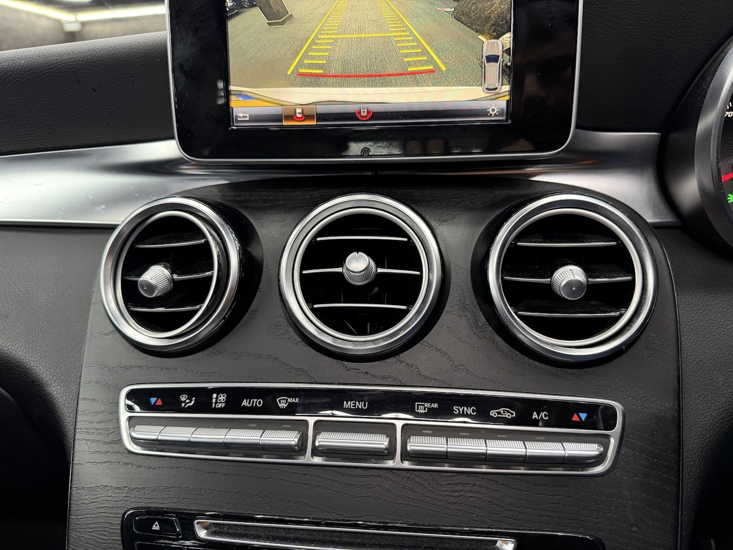 Used Mercedes-Benz GLC 2018 for sale - 76670790: Photo 47