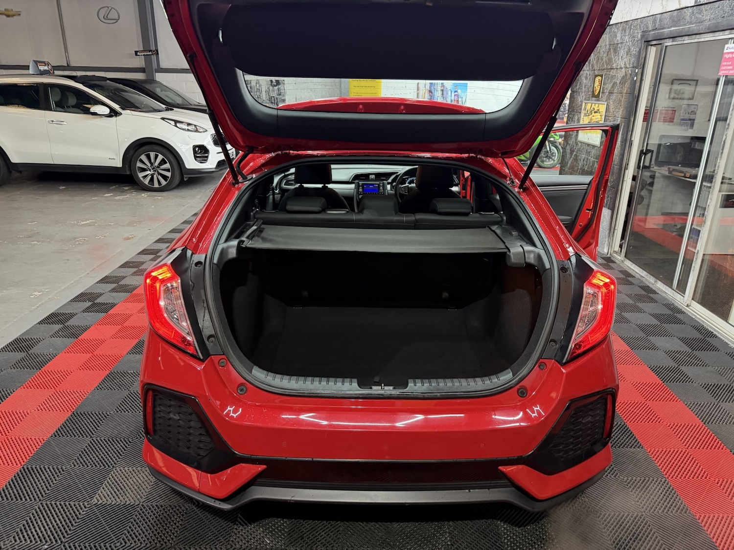 Used Honda Civic 2018 for sale - 77681874: Photo 24