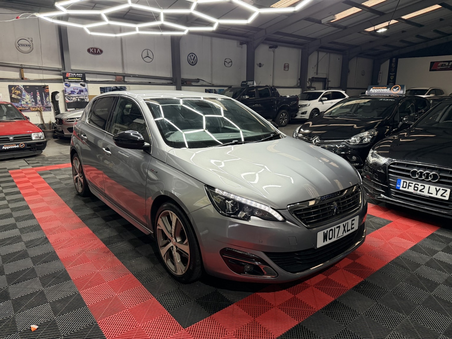 Used Peugeot 308 2017 for sale - 76719029: Photo 3