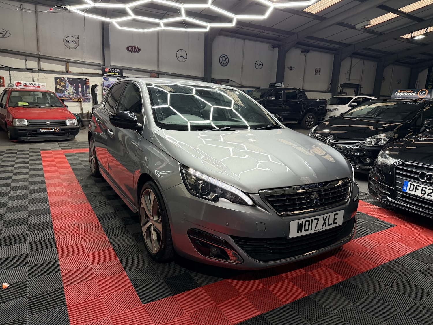 Used Peugeot 308 2017 for sale - 76719029: Photo 4