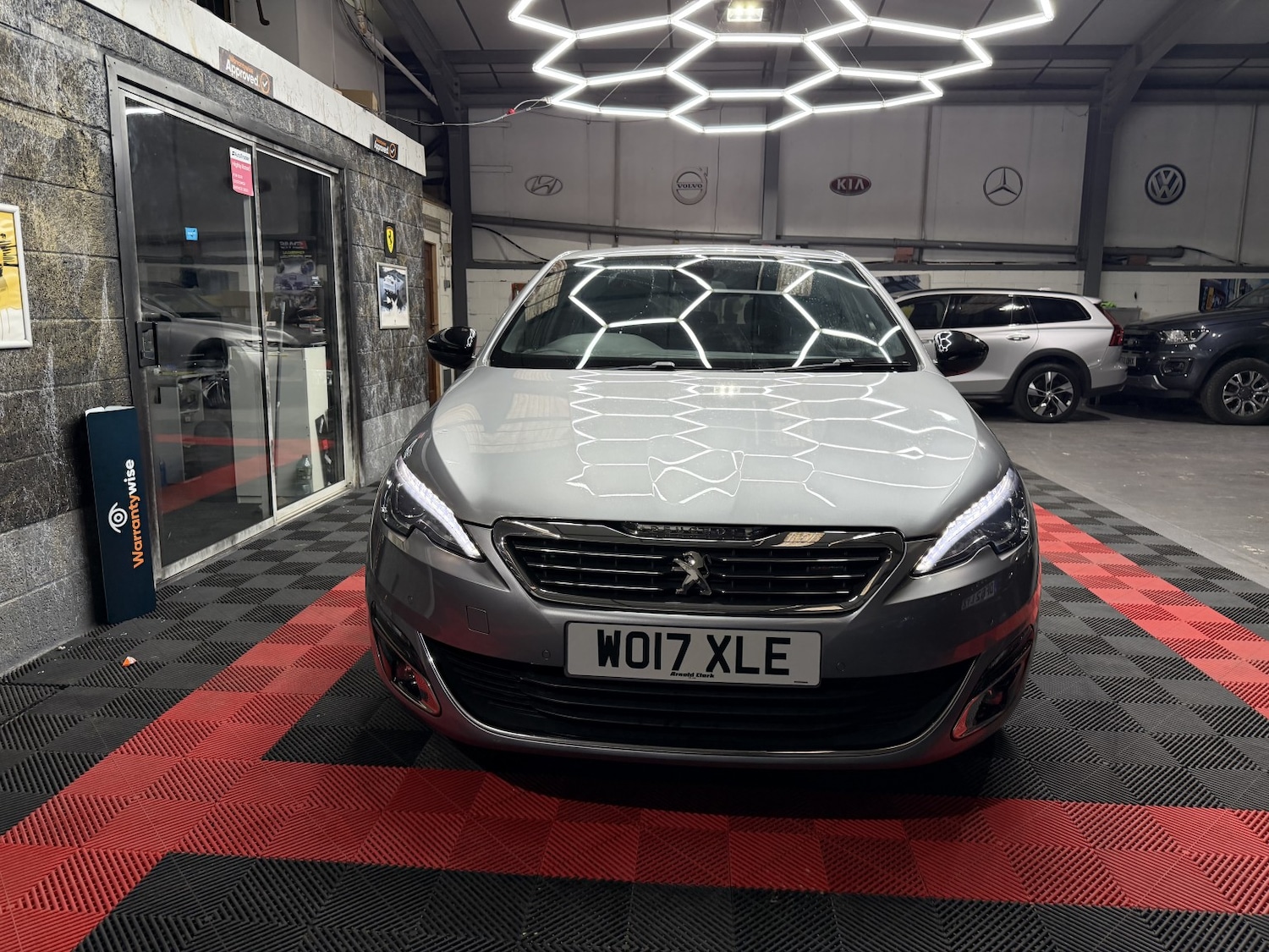 Used Peugeot 308 2017 for sale - 76719029: Photo 8