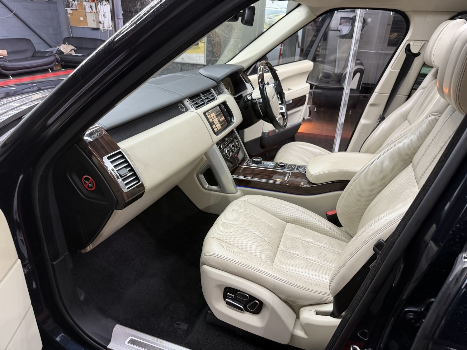 Used Land Rover Range Rover 2014 for sale - 77681783: Photo 35