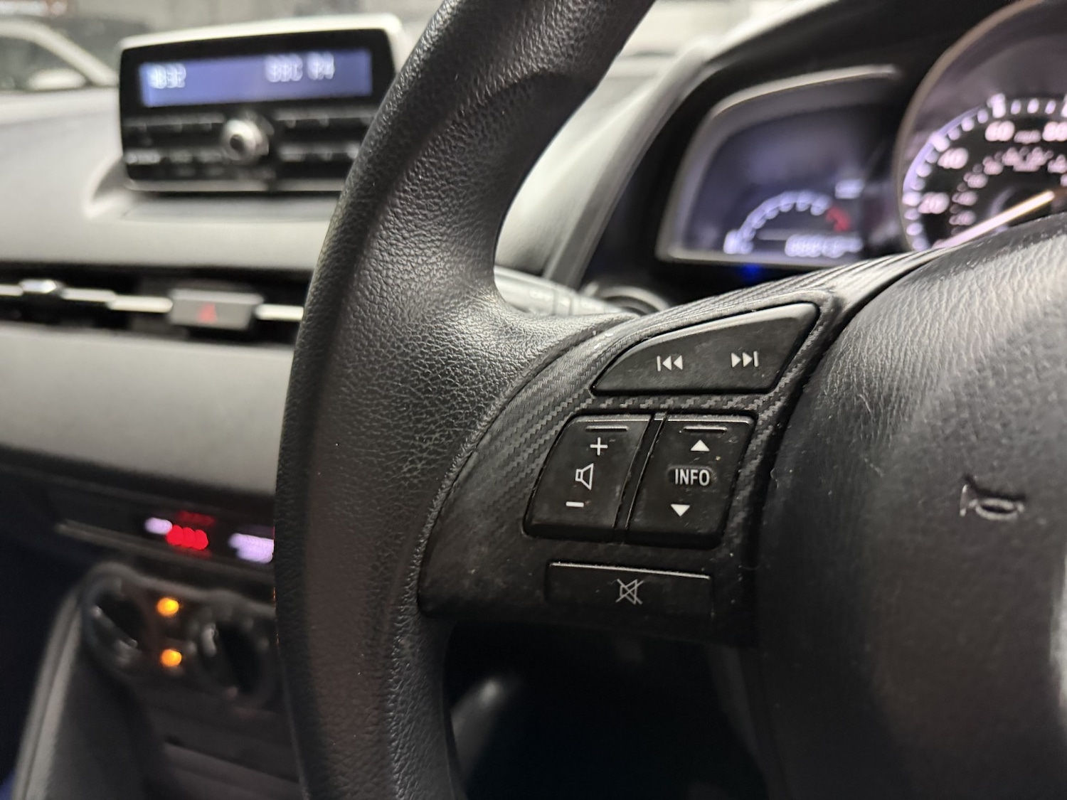 Used Mazda Mazda2 2015 for sale - 77555088: Photo 32