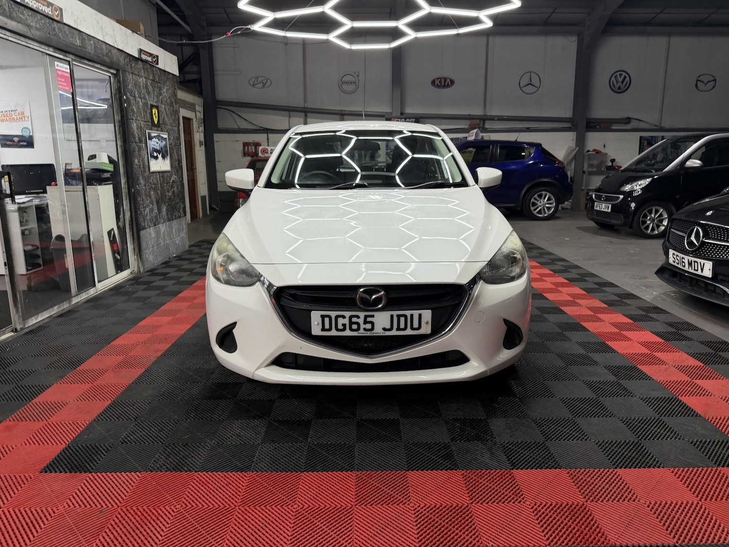 Used Mazda Mazda2 2015 for sale - 77555088: Photo 5