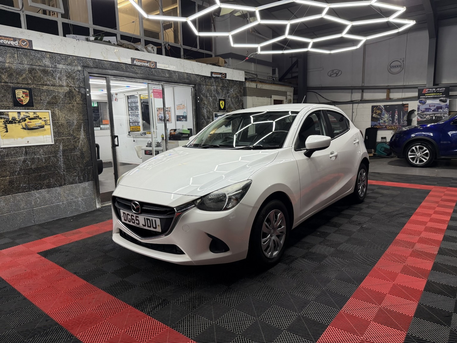 Used Mazda Mazda2 2015 for sale - 77555088: Photo 8