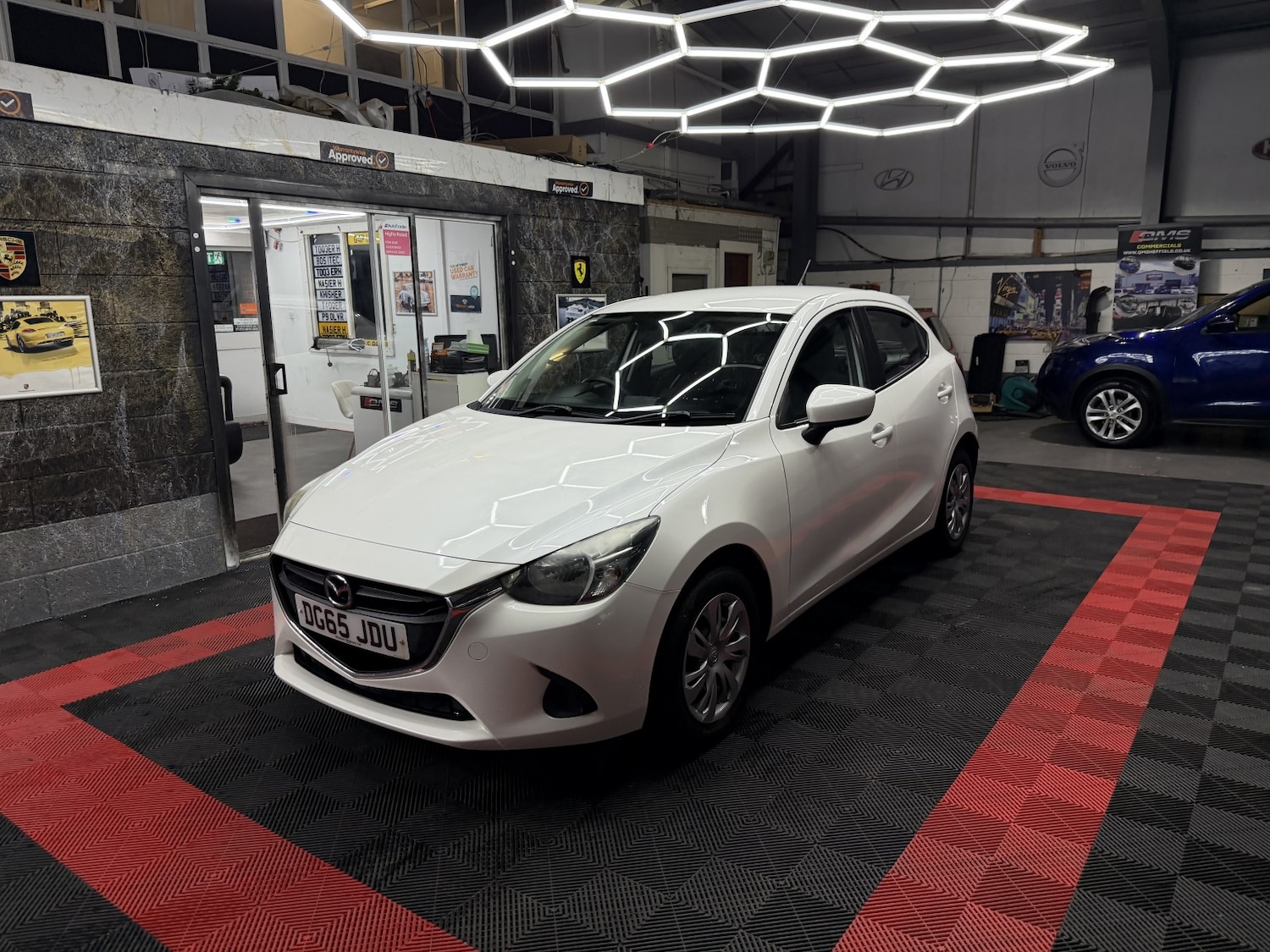Used Mazda Mazda2 2015 for sale - 77555088: Photo 9