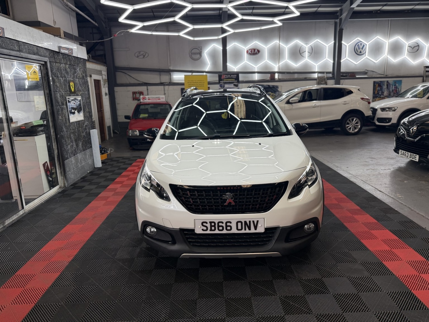 Used Peugeot 2008 2016 for sale - 77979933: Photo 11