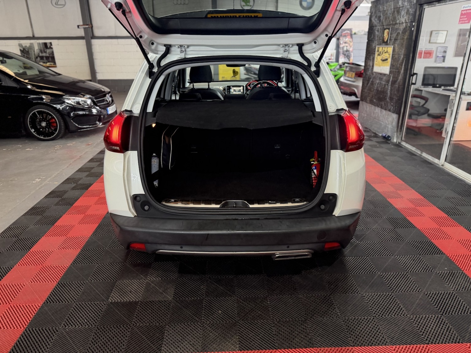 Used Peugeot 2008 2016 for sale - 77979933: Photo 21