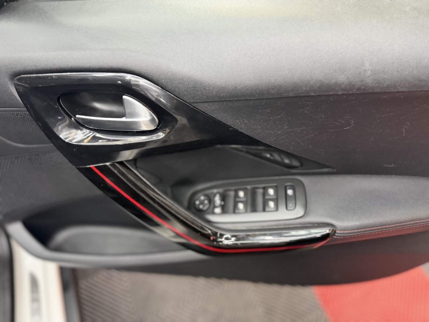 Used Peugeot 2008 2016 for sale - 77979933: Photo 31