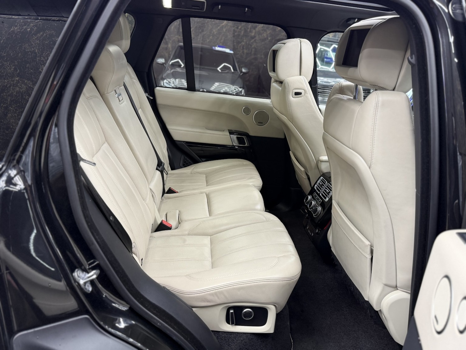 Used Land Rover Range Rover 2017 for sale - 76521051: Photo 4