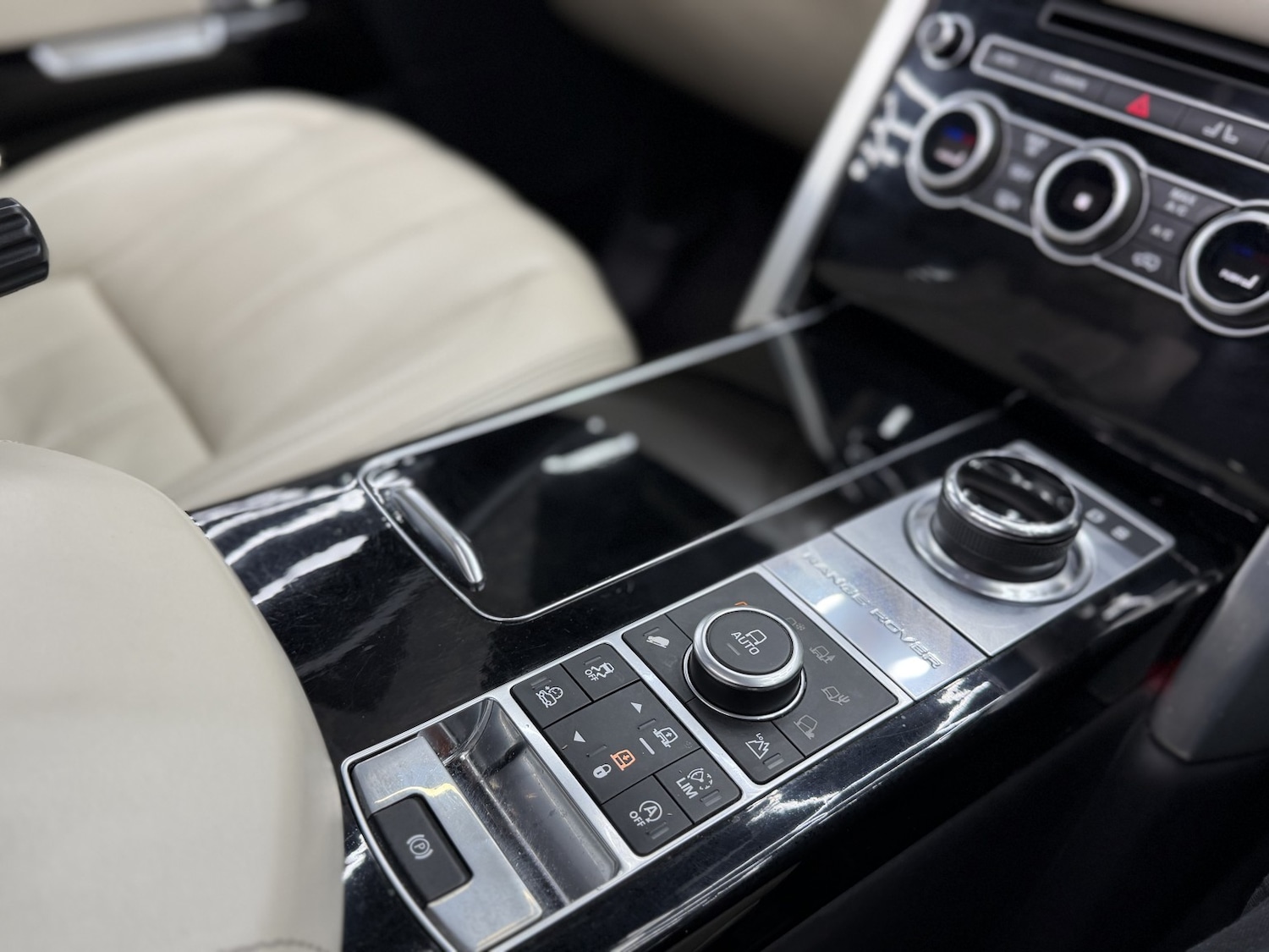 Used Land Rover Range Rover 2017 for sale - 76521051: Photo 51