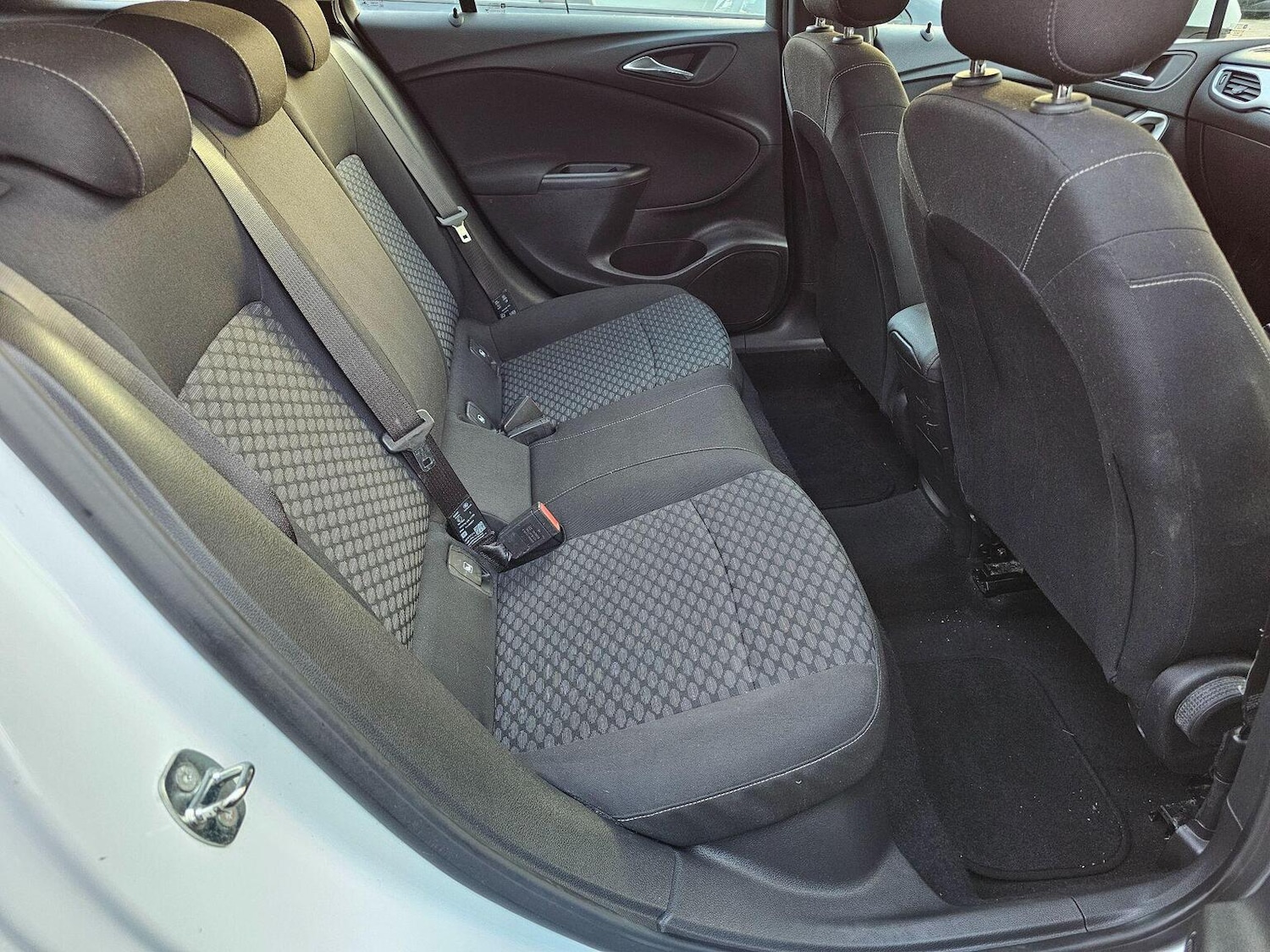 Used Vauxhall Astra 2017 for sale - 77107727: Photo 14