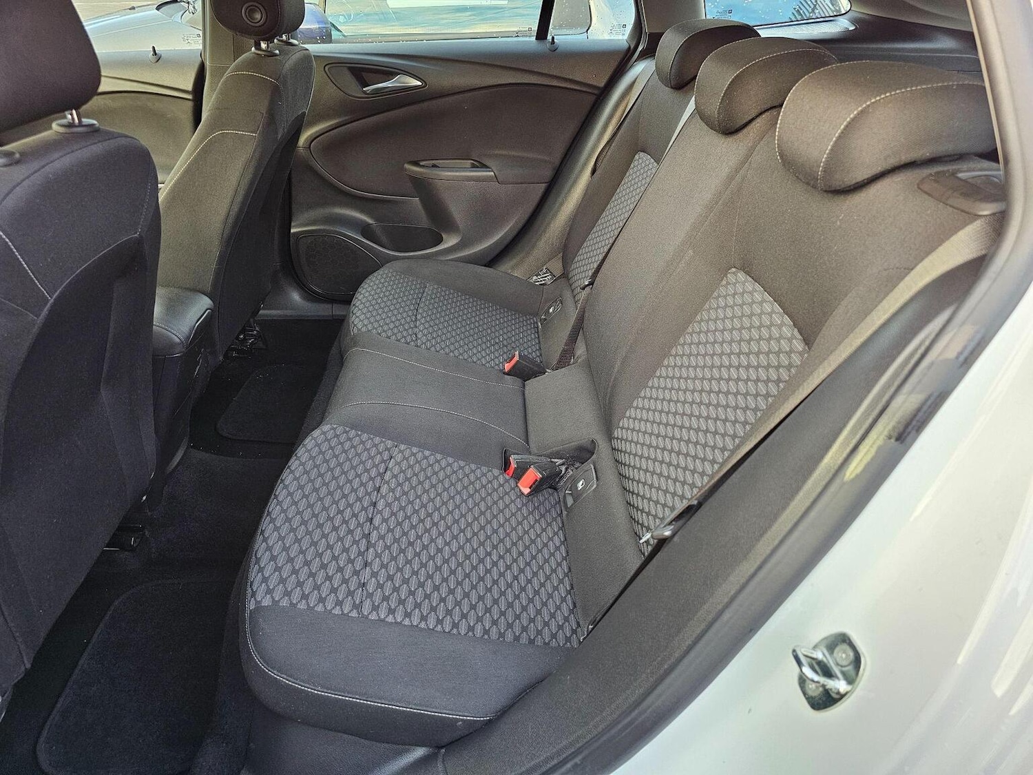 Used Vauxhall Astra 2017 for sale - 77107727: Photo 15