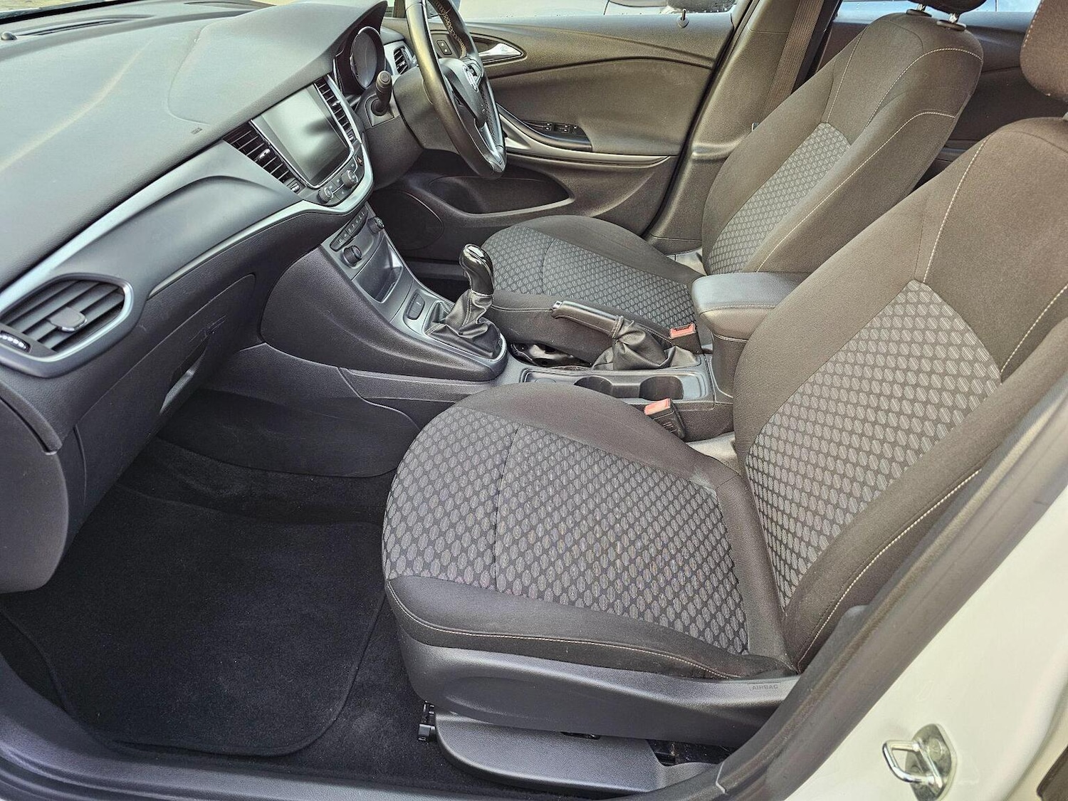 Used Vauxhall Astra 2017 for sale - 77107727: Photo 18