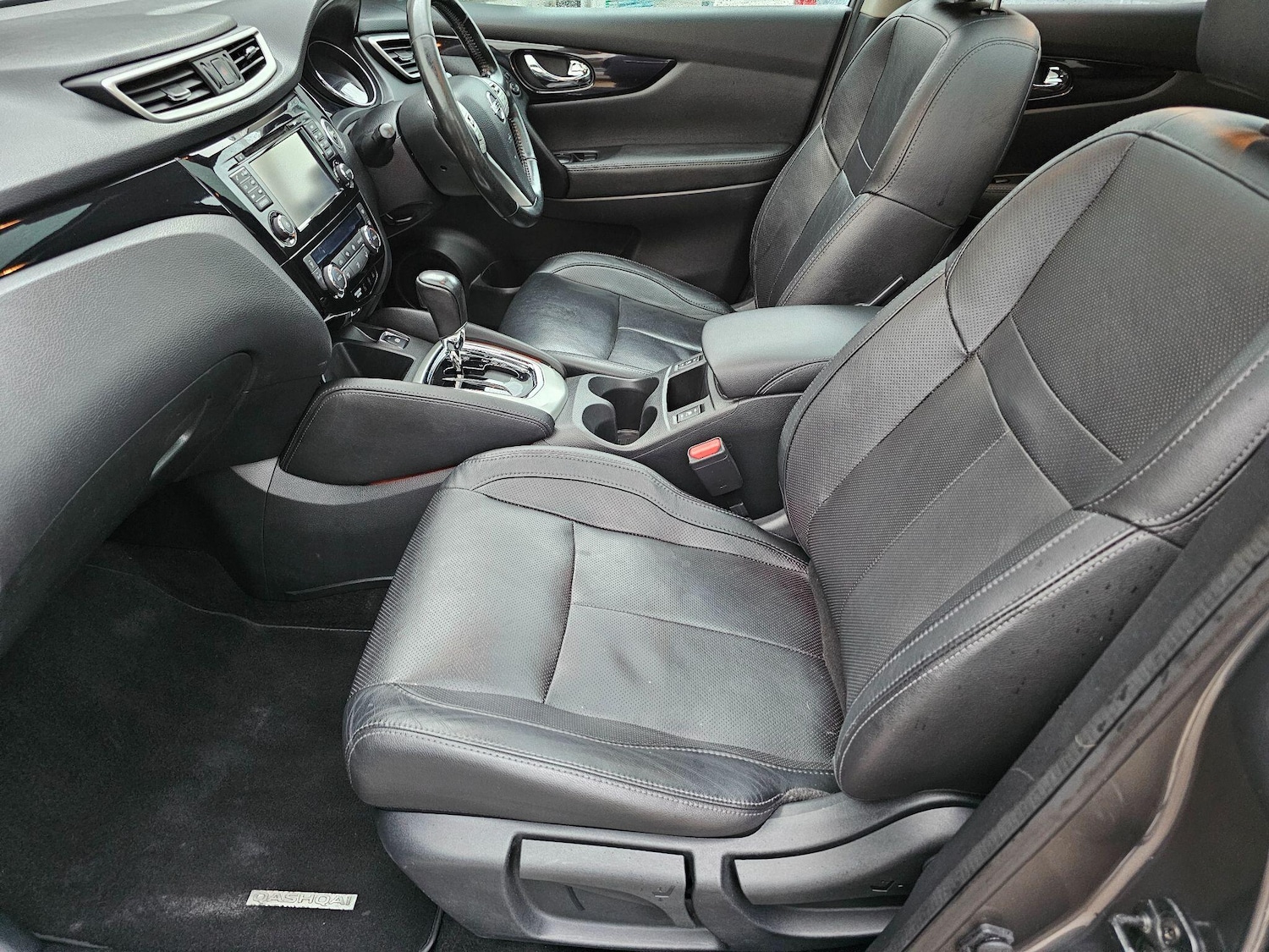 Used Nissan Qashqai 2014 for sale - 76855826: Photo 18