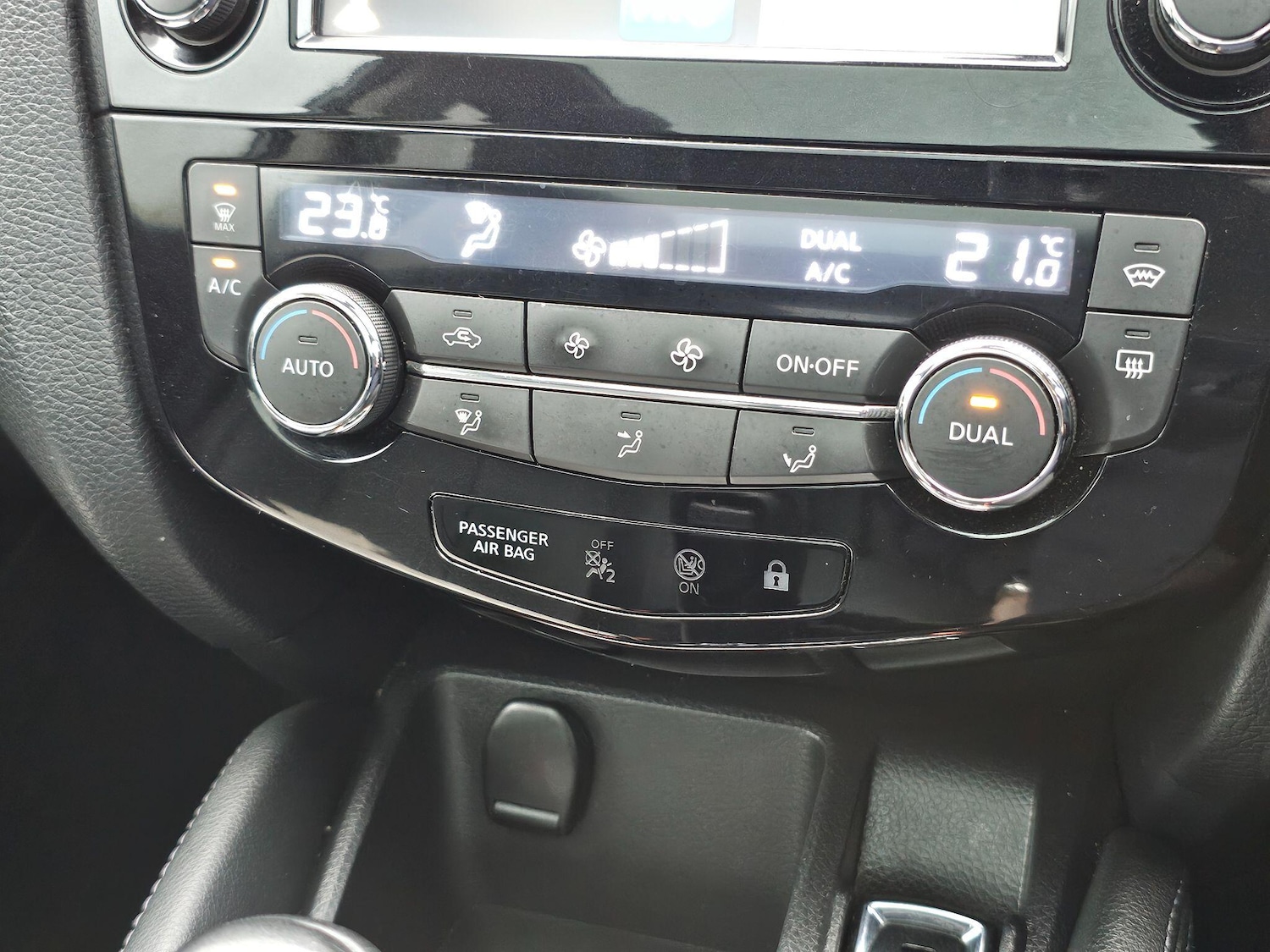 Used Nissan Qashqai 2014 for sale - 76855826: Photo 32