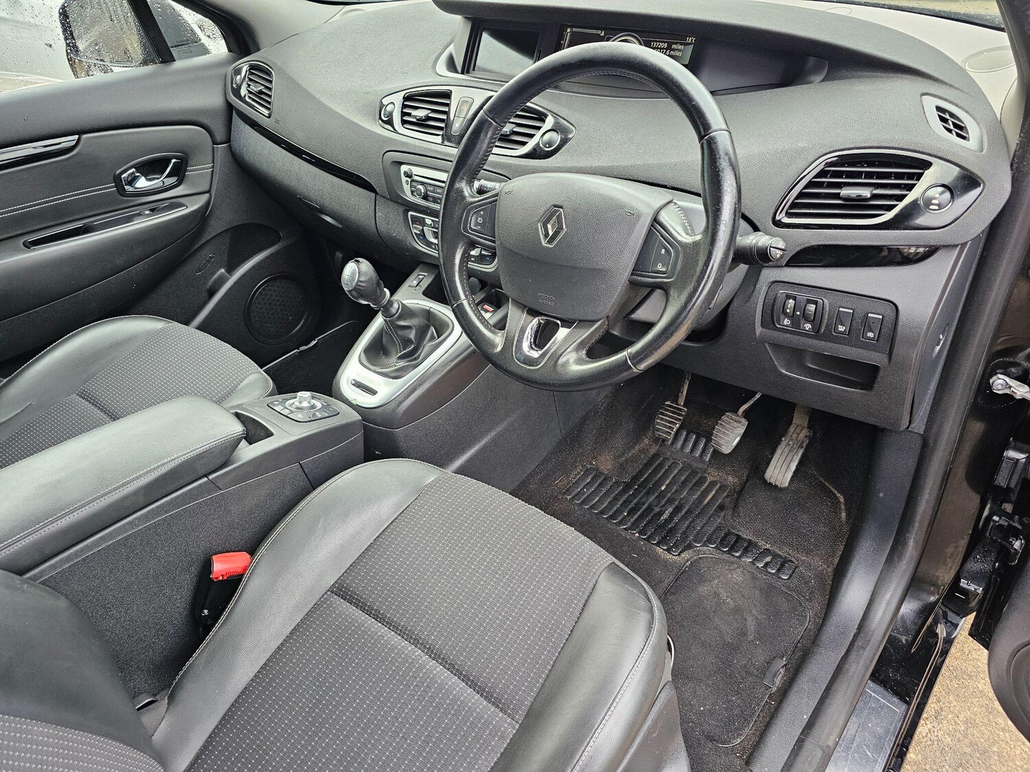 Used Renault Scenic 2015 for sale - 76644690: Photo 11