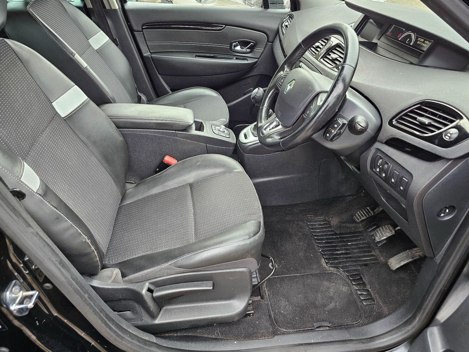 Used Renault Scenic 2015 for sale - 76644690: Photo 12