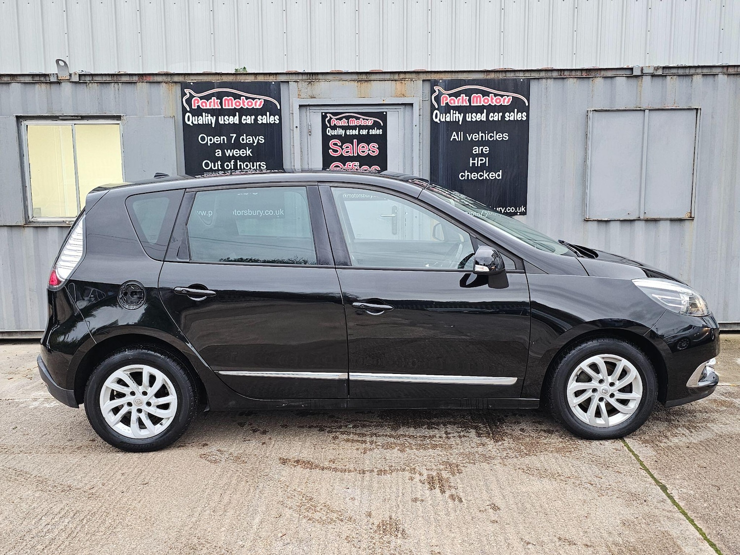 Used Renault Scenic 2015 for sale - 76644690: Photo 2