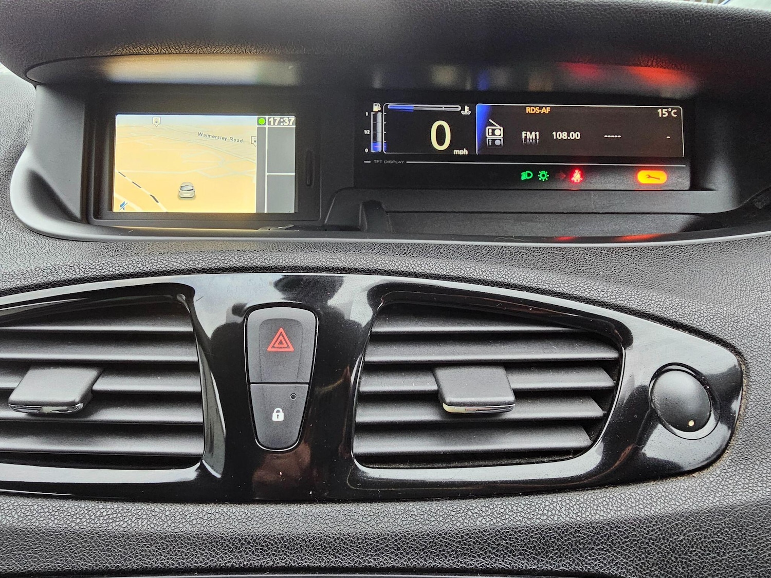 Used Renault Scenic 2015 for sale - 76644690: Photo 23