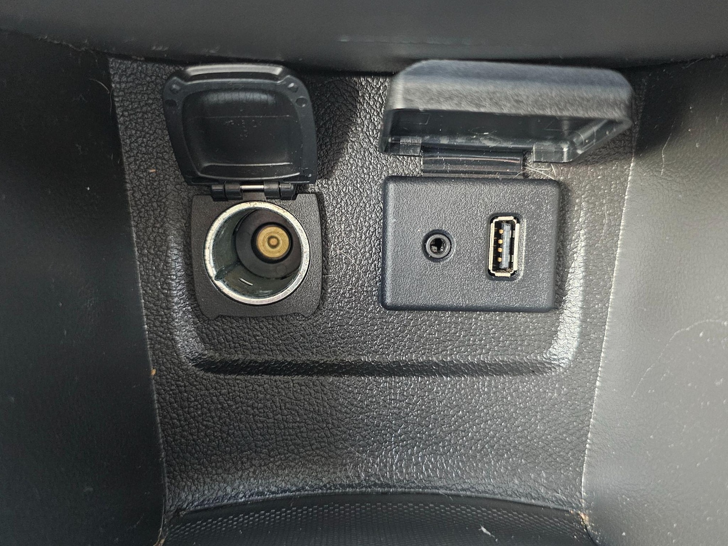 Used Vauxhall Mokka 2013 for sale - 76644979: Photo 24