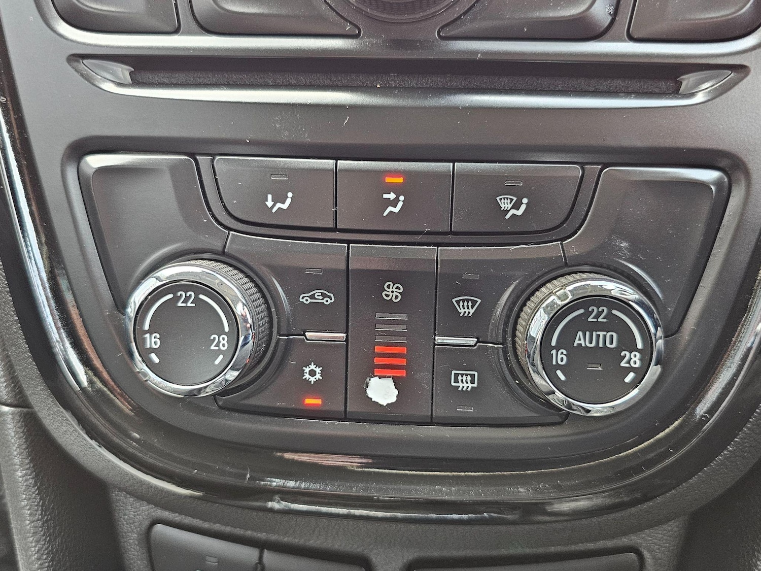 Used Vauxhall Mokka 2013 for sale - 76644979: Photo 27