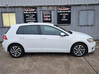 Used Volkswagen Golf 2019 for sale - 78117180: Photo