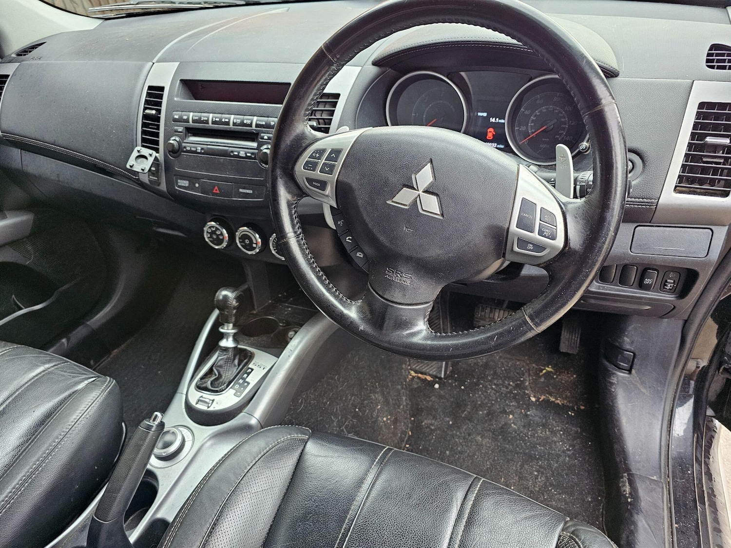 Used Mitsubishi Outlander 2010 for sale - 76688887: Photo 11