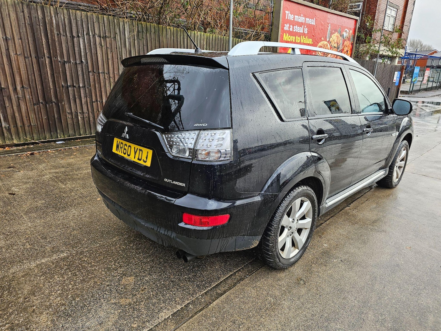 Used Mitsubishi Outlander 2010 for sale - 76688887: Photo 3