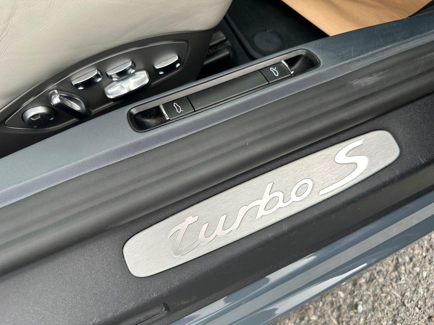 Vehicle 33