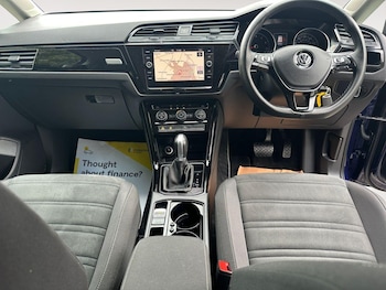 Used Volkswagen Touran 2019 for sale - 75459309: Photo